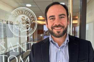 Dr. Diego Valenzuela, director nacional de la Escuela de Kinesiología de la Universidad Santo Tomás.