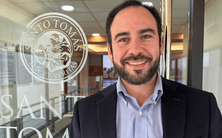 Dr. Diego Valenzuela, director nacional de la Escuela de Kinesiología de la Universidad Santo Tomás.